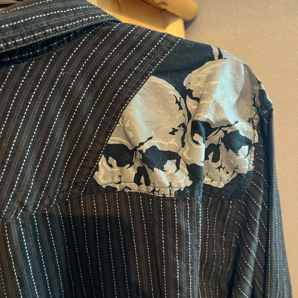 Harley Davidson Button up - Picture 2 of 5